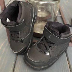 Toddler boys Air Jordans size 5 like new